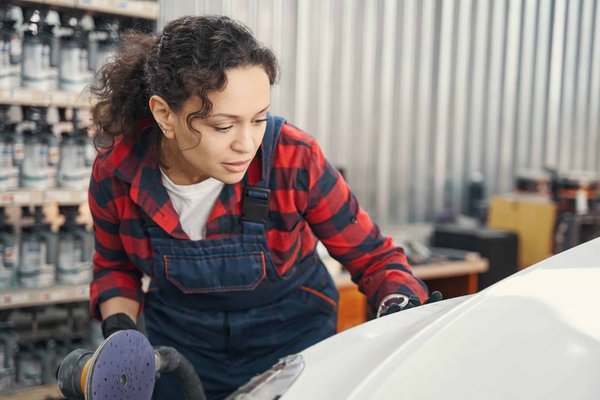 Magazine astuce : Comment bien nettoyer la carrosserie de votre voiture ?